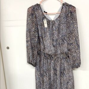 Very small colored w/ sparkling details